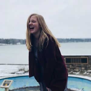 Meet your Posher, Olivia